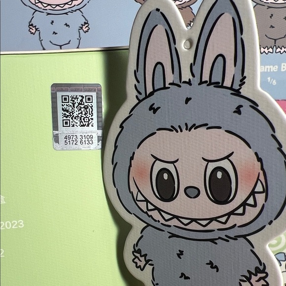 POP MART LABUBU Exciting Macaron Collection With Outfit (SEA SALT COCONUT) - Picture 11 of 17